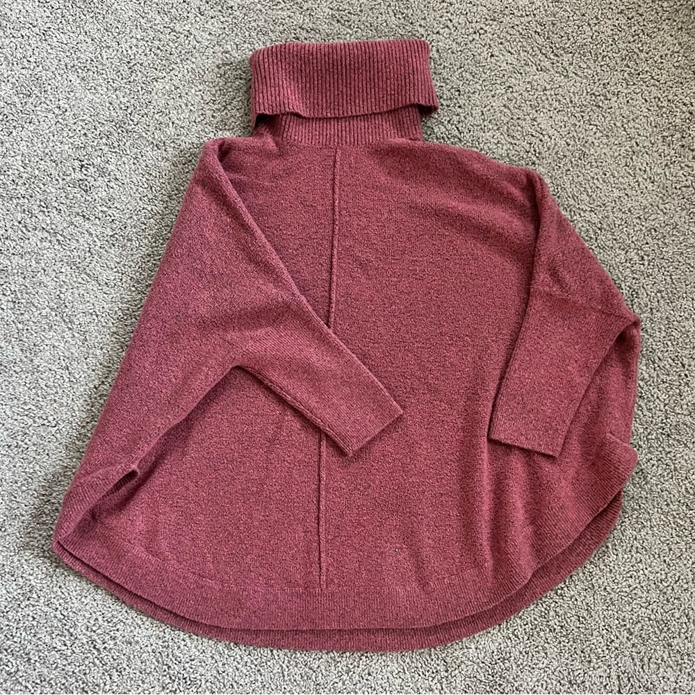 🚨 Price Drop 🚨 3/4 length Sleeve Sewater